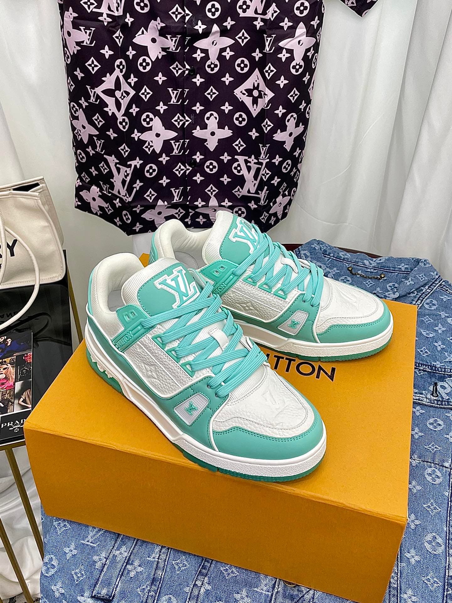 L X V TRAINER Sneakers